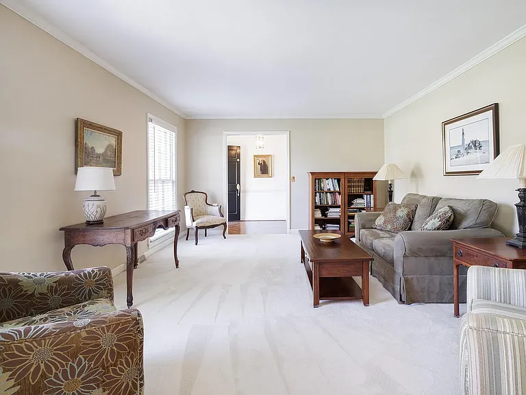 512 Devenger Rd — Photo 8