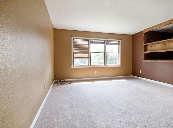 5th image of 626 Sitze Dr