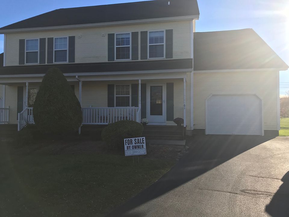 2nd image of 61 Floral St