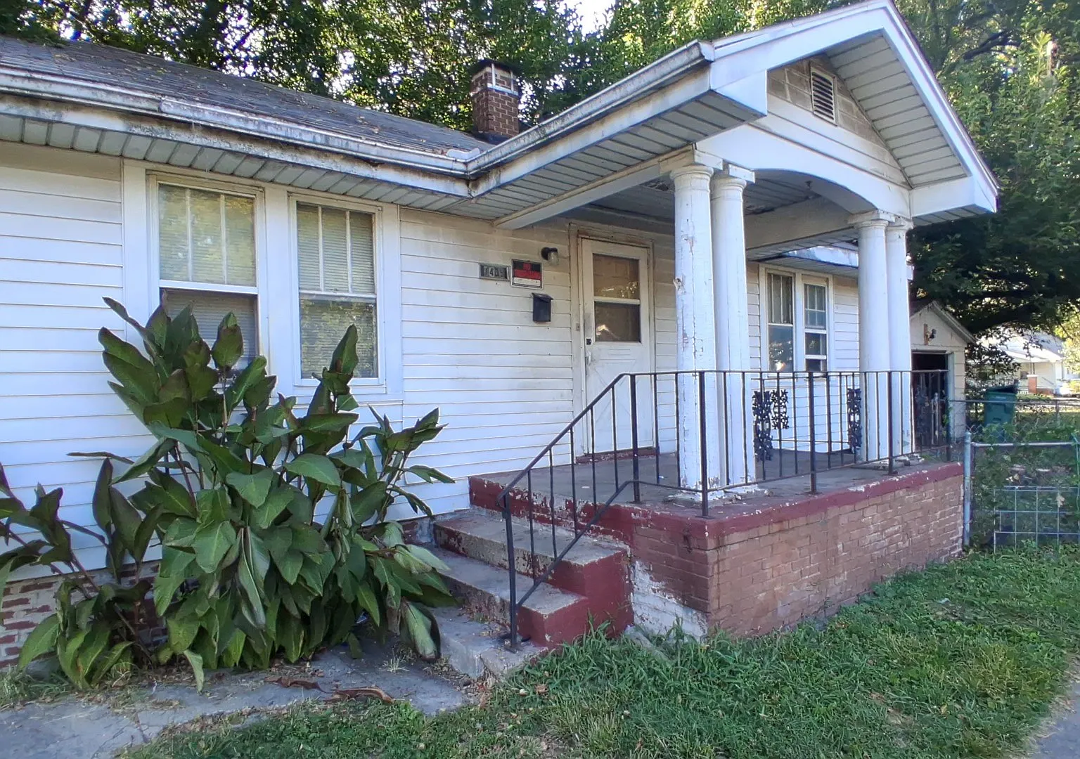2 bed, 884 sqft, $700 — Photo 2