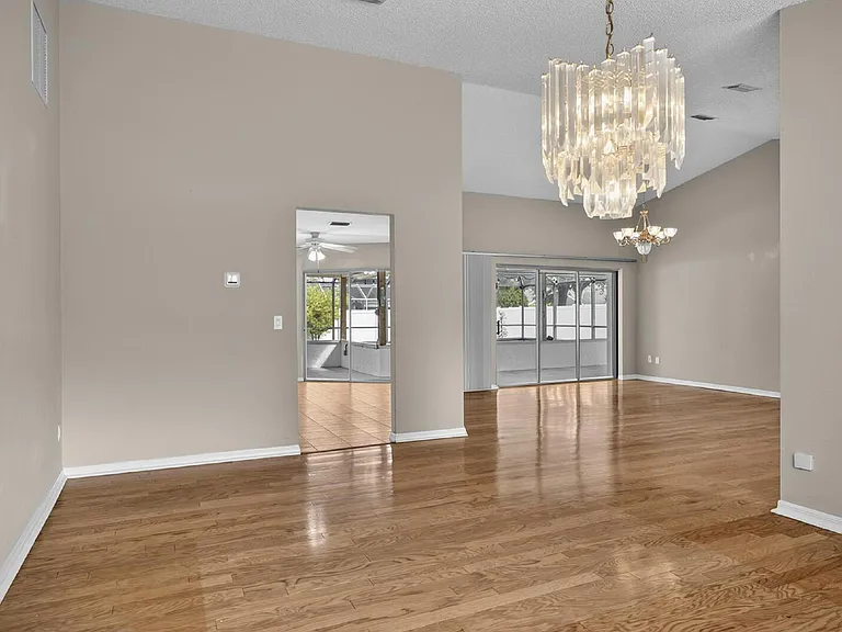77 Folcroft Ln — Photo 10