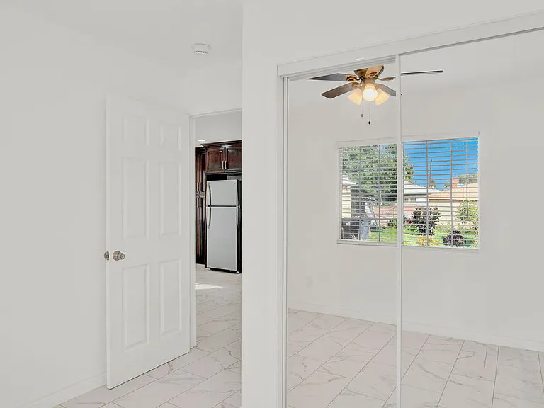 2239 W Lincoln St — Photo 21