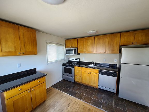 4th image of 2821 14th Ave W APT 3