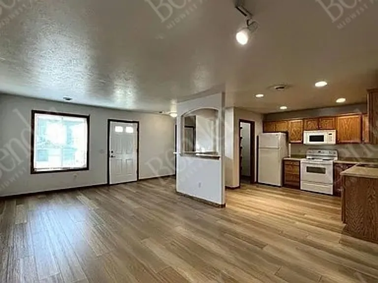 314 N 9th Ave — Photo 1