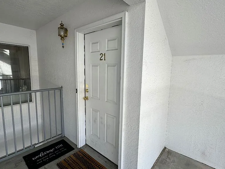 1541 N Riverside Ave #21 — Photo 15
