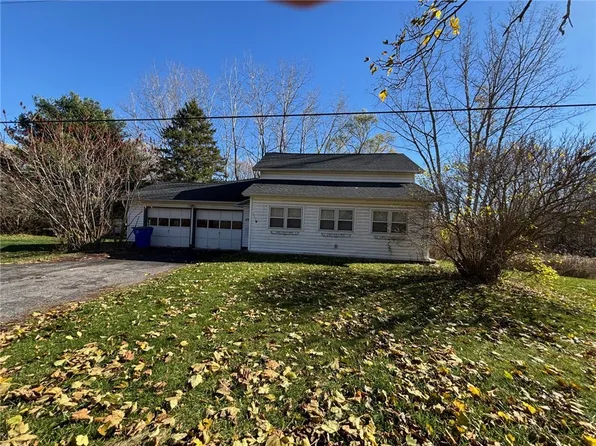 4909 Holley Byron Rd, Holley, NY 14470