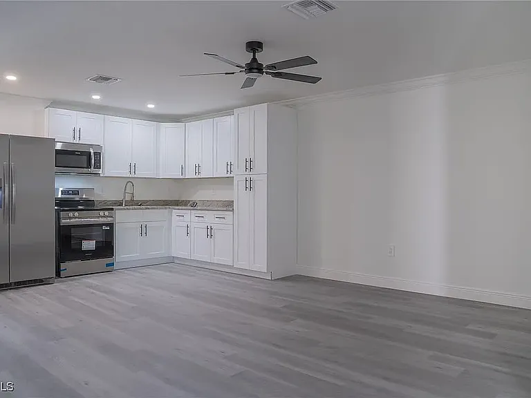 331 Detroit Ave — Photo 4