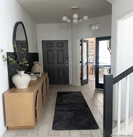 3 bed, 2.5 bath, 2265 sqft, $2,700 — Photo 3
