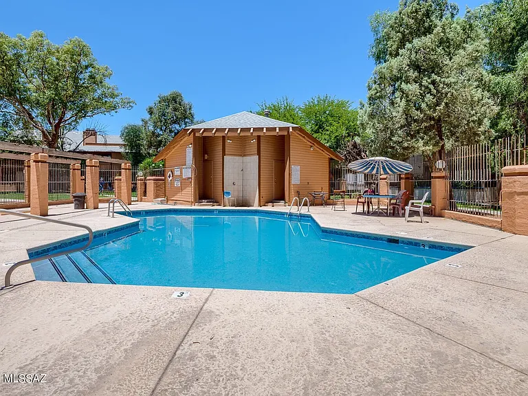 1691 W Midvale Village Dr — Photo 9