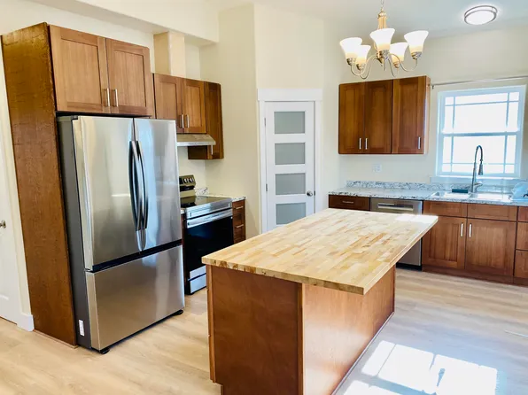 225 1/2 W 6th St, Pt Angeles, WA 98362