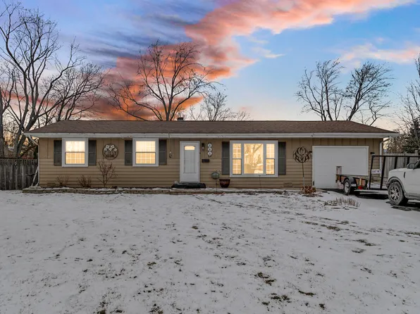 392 Seminole Ln, Carol Stream, IL 60188