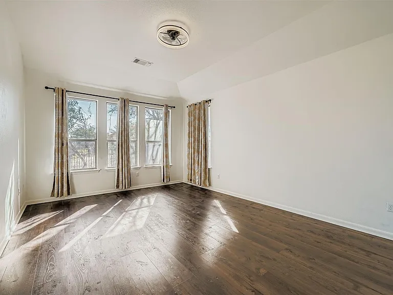 212 Great Circle Cv — Photo 12