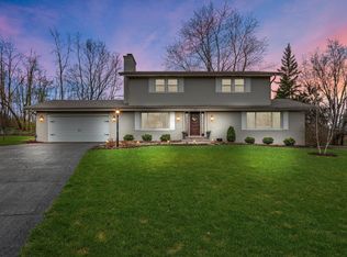 1185 Tanglewood Ct, Brookfield, WI 53005