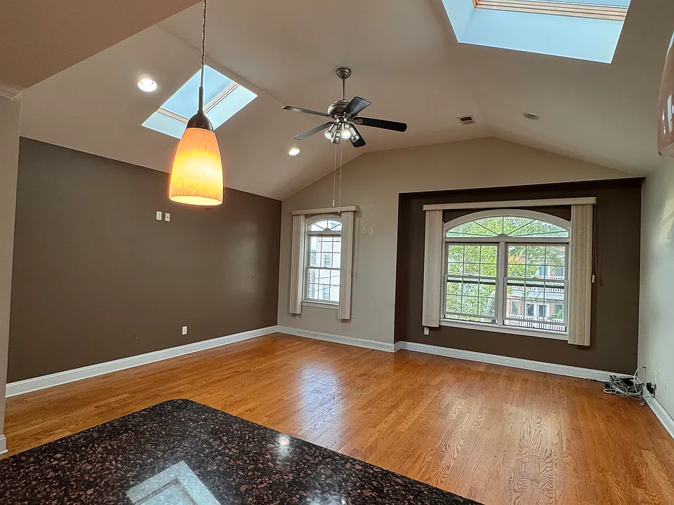 141 Grace St #2