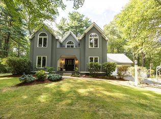 14 Stonehedge Rd, Bellingham, MA 02019