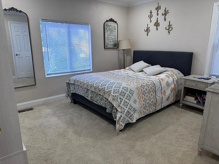6742 Lamphere St — Photo 4
