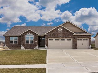 8026 Charleston Dr, Troy, IL 62294