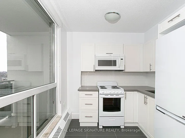 666 Spadina Ave #512 — Photo 2