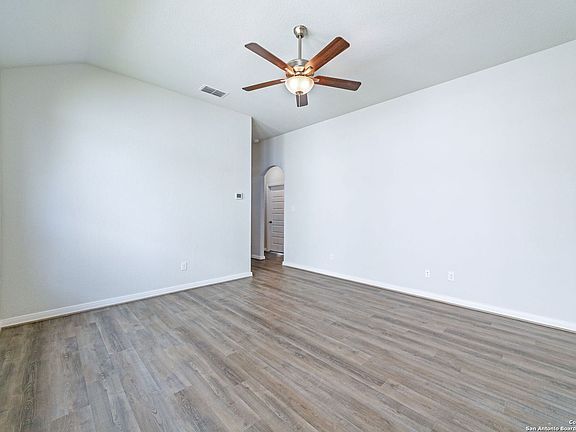 3rd image of 16519 Ginger Crossing
