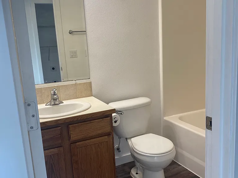 836 Fairmont Dr NE — Photo 12