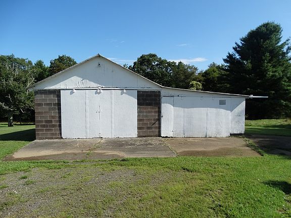 3rd image of 23 Woodside Dr