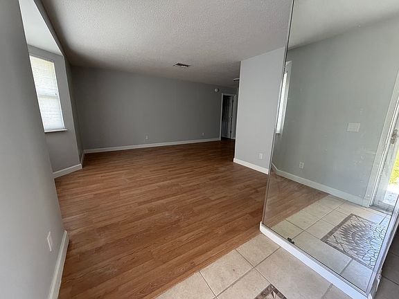3rd image of 2547 Wilmhurst Rd
