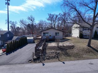 8907 Shady Ln, Wonder Lake, IL 60097