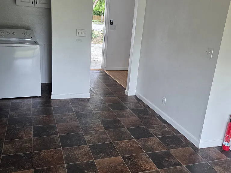 216 Jericho Ave NE — Photo 5