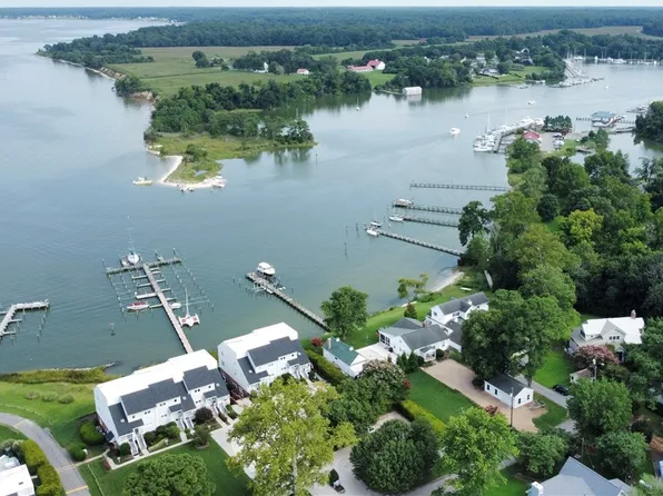 438 Rosegill Ct, Urbanna, VA 23175