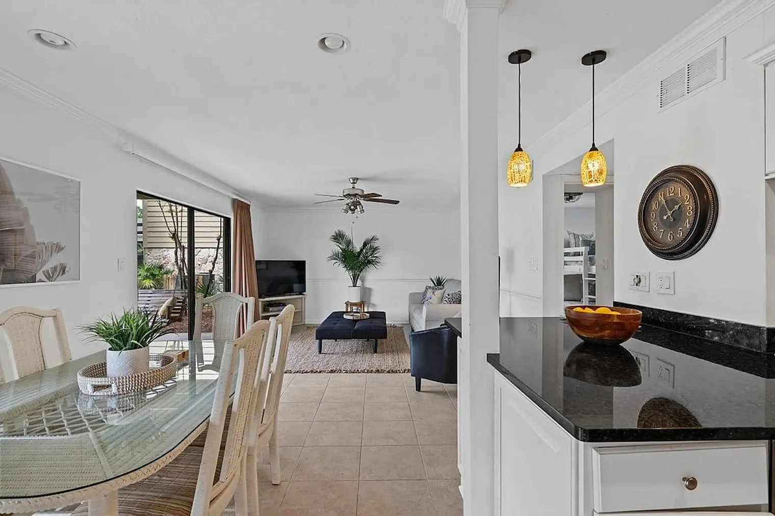 2 bed, 2.0 bath, 1108 sqft, $3,864 — Photo 3