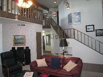 5th image of 302 Skyline Dr
