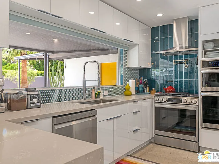 1405 E Tachevah Dr — Photo 12