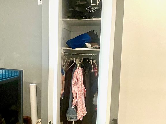 5th image of 509 Vanderbilt Ave #1R