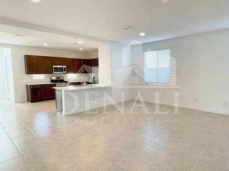 11682 N 188th Dr — Photo 3
