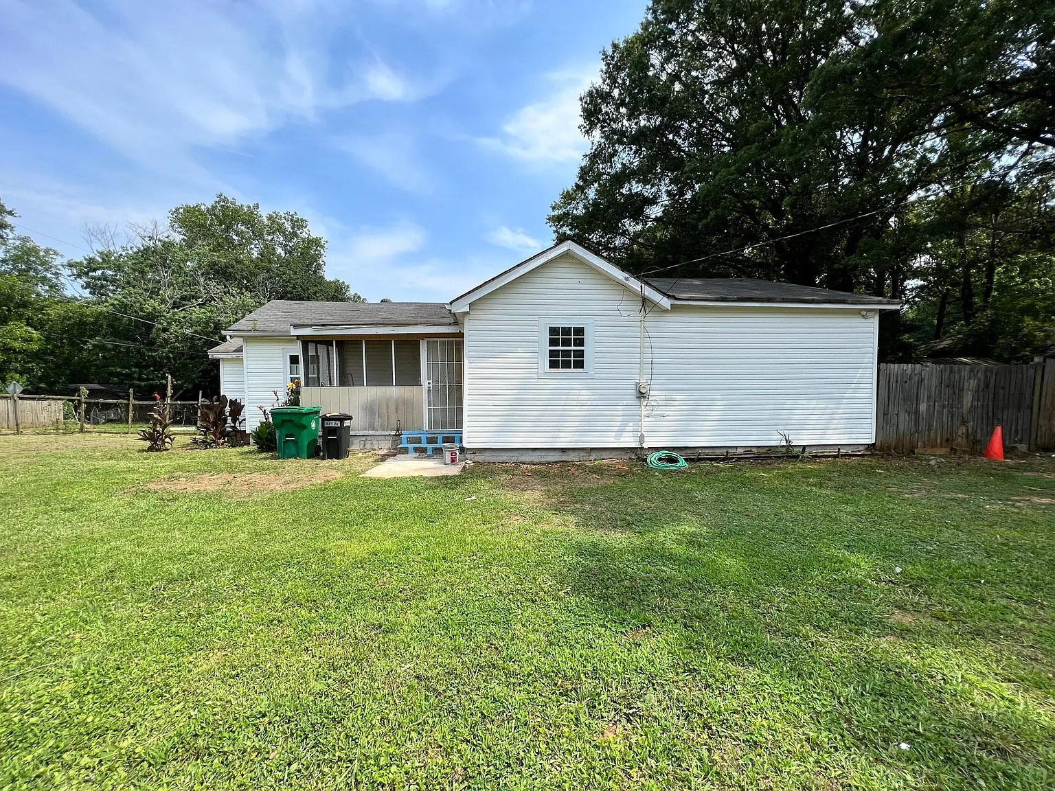 3160 Cedar St — Photo 3