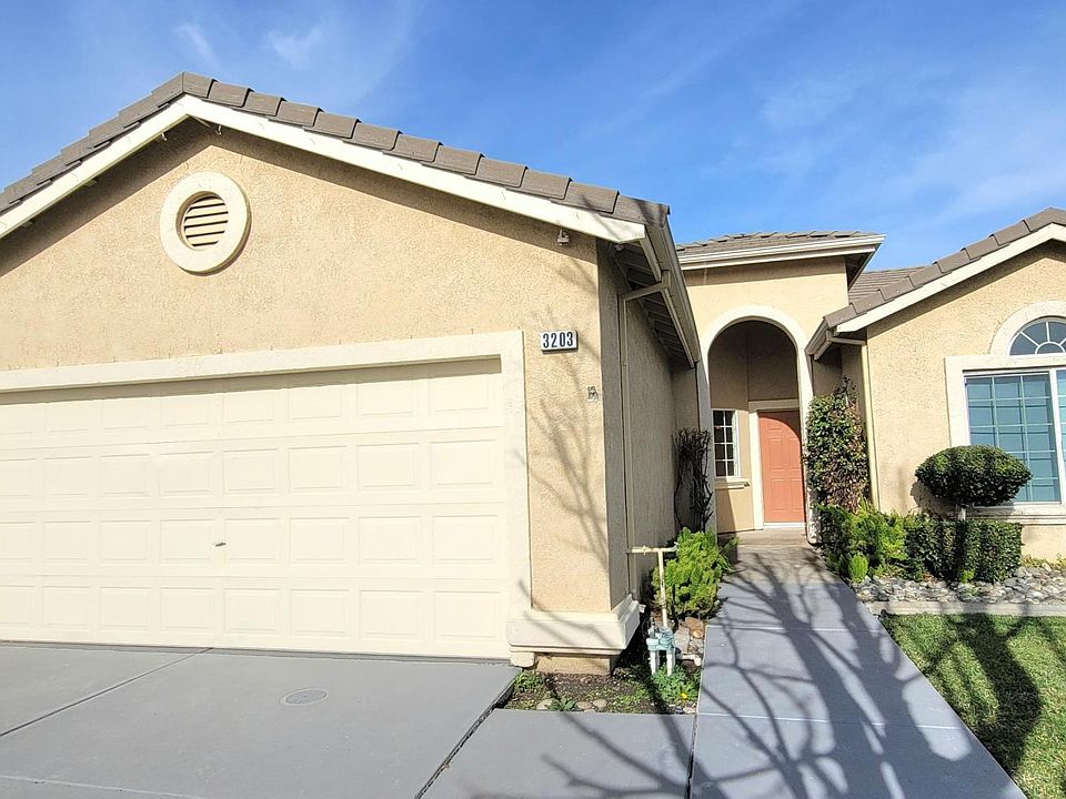 1st image of 3203 McVie Dr