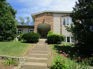 3106 30th St, Moline, IL 61265
