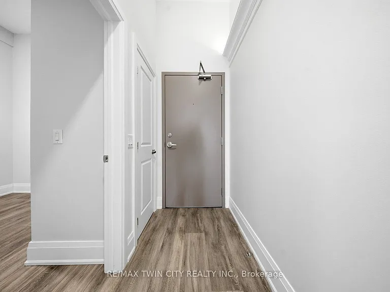 11 Queen St #201 — Photo 11