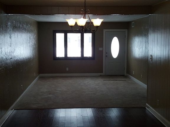 3rd image of 709 Hemlock Dr