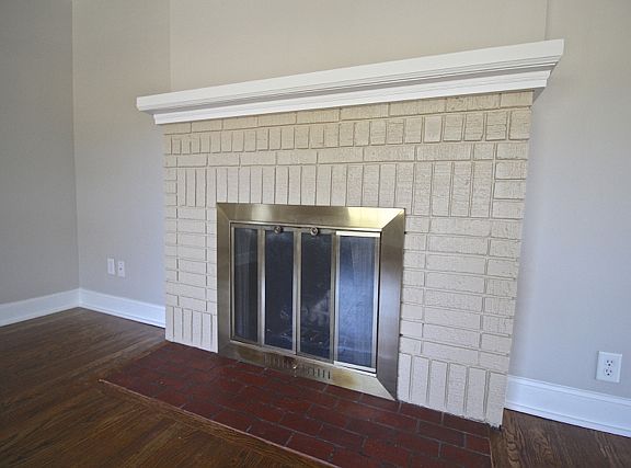 3rd image of 216 W 51st Ter Unit 216