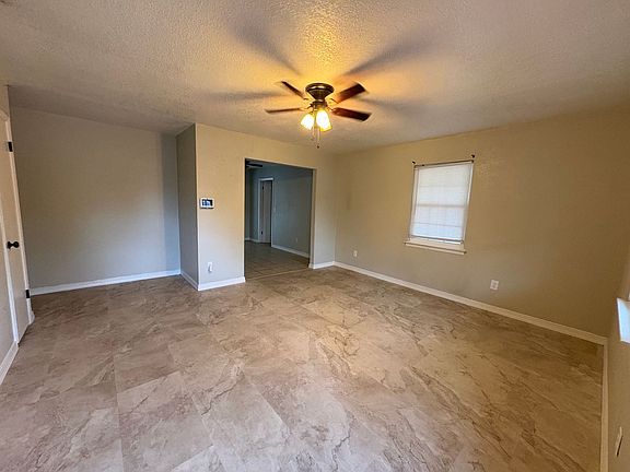 3rd image of 1114 Kelly Dr