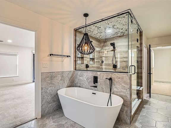 5th image of 22 Rangeview Drive