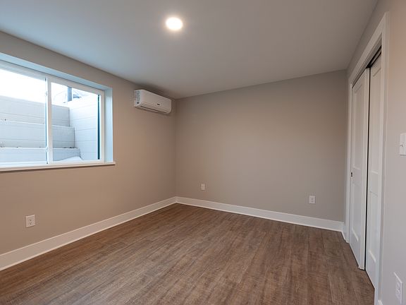 4th image of 204 E Chester Pike #105