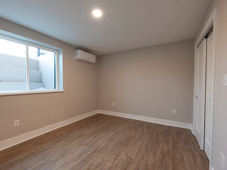 204 E Chester Pike — Photo 4