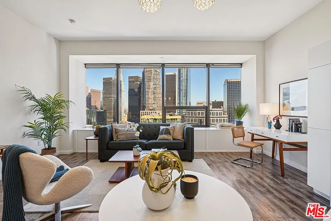 1 bed, 1.0 bath, 750 sqft, $2,700 — Photo 2