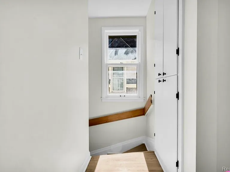 16350 Mack Ave — Photo 15