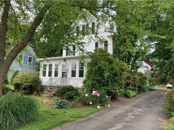 462 Washington St #1, Whitman, MA 02382