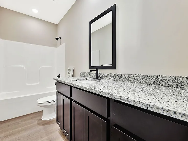 5421-23 N Bressler Dr — Photo 9