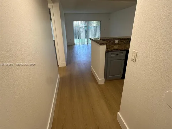 5122 NW 79th Ave APT 103, Doral, FL 33166