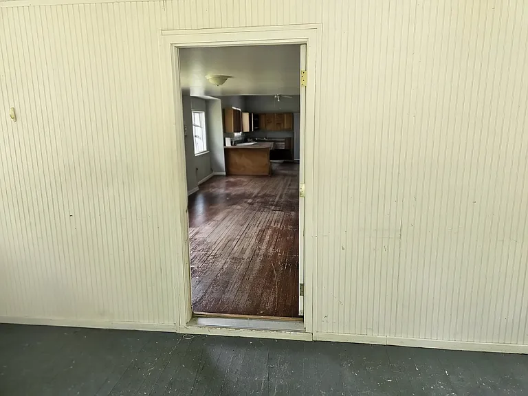 1227 Jackson St — Photo 3